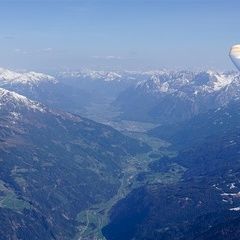 Flugwegposition um 14:10:33: Aufgenommen in der Nähe von Gemeinde Hopfgarten in Defereggen, 9961, Österreich in 3225 Meter